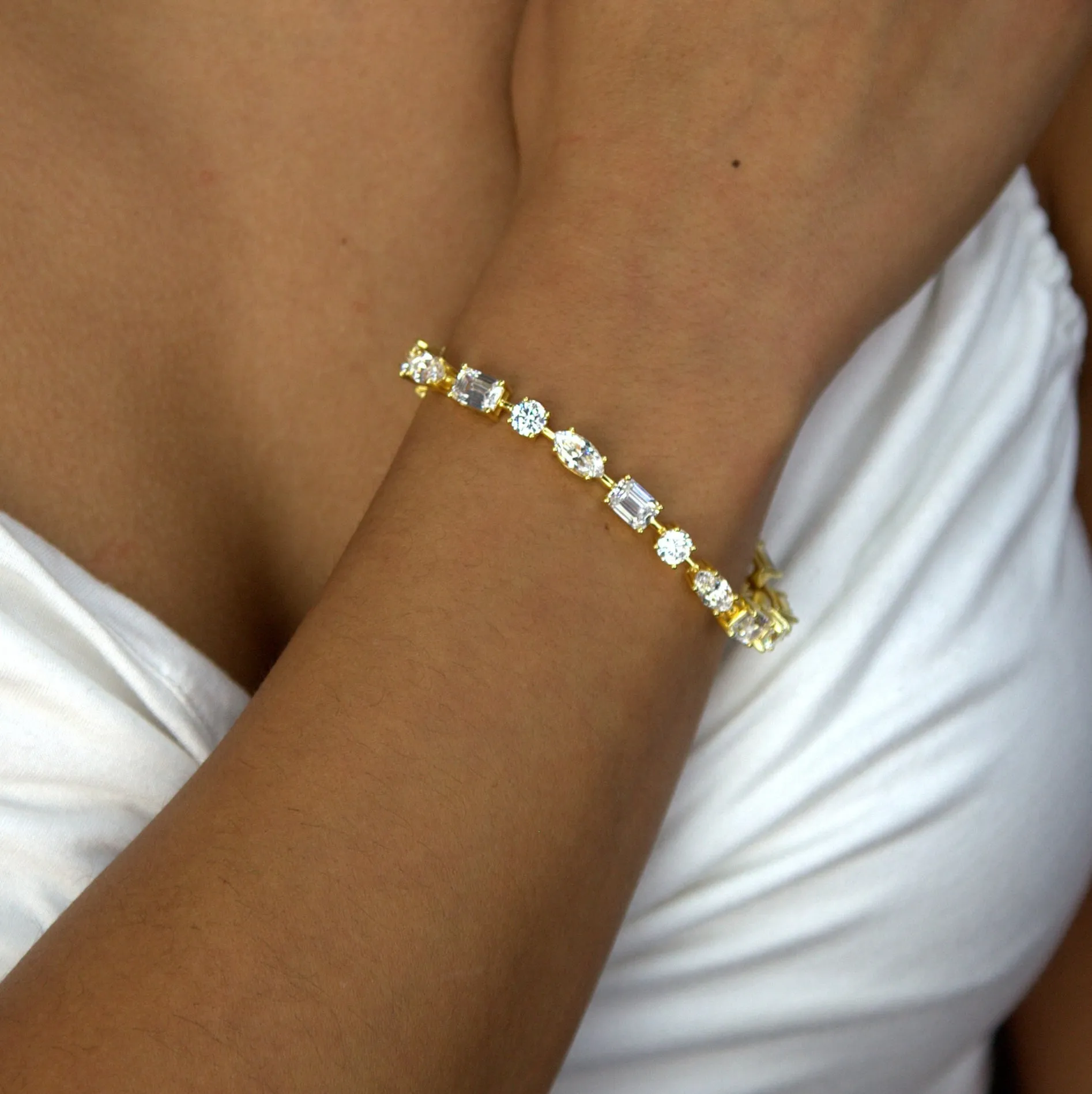 16 Carat Multi Shaped Bracelet Yellow Gold